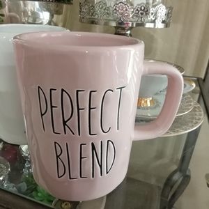 B HARBOR  COLLECTION  MUG